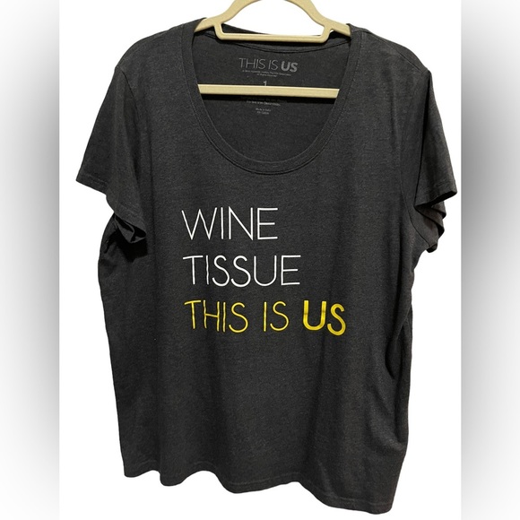 NBC Store - Wine, Tissues, This is Us - T-shirt - XL - comfy , loose fitting - Picture 1 of 3